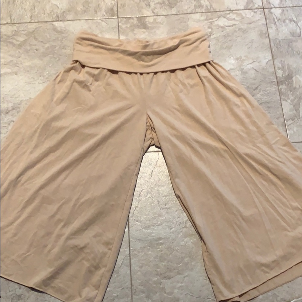 Flowy poncho capris